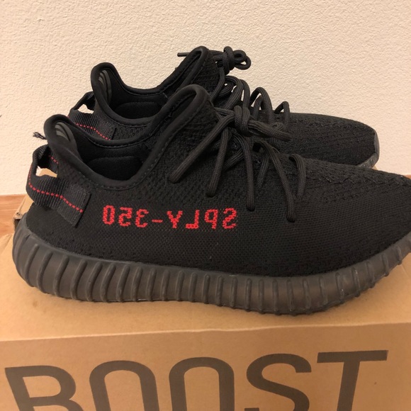 Yeezy 350 v2 “bred”